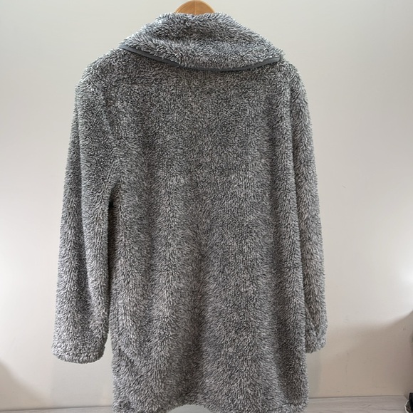 Soft Surroundings Hug Me Cardi Heathered Gray Soft Plush Wrap Medium - Picture 2 of 9